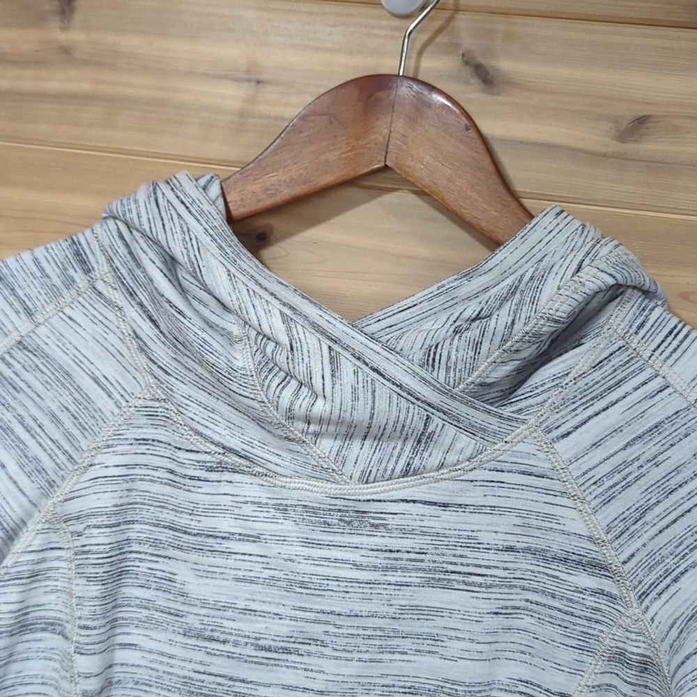 Lululemon Top Womens 8 Gray Crossover Hoodie Athletic Activewear - Picture 2 of 10